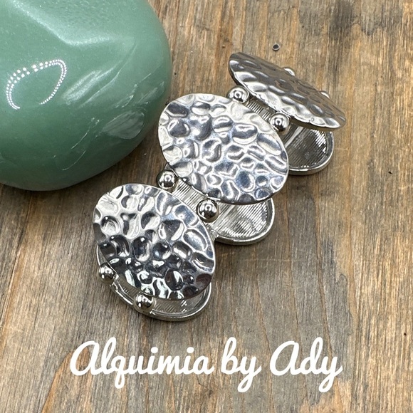 Luxury statement silver steel color crystal/ chunky bracelet - Picture 1 of 6